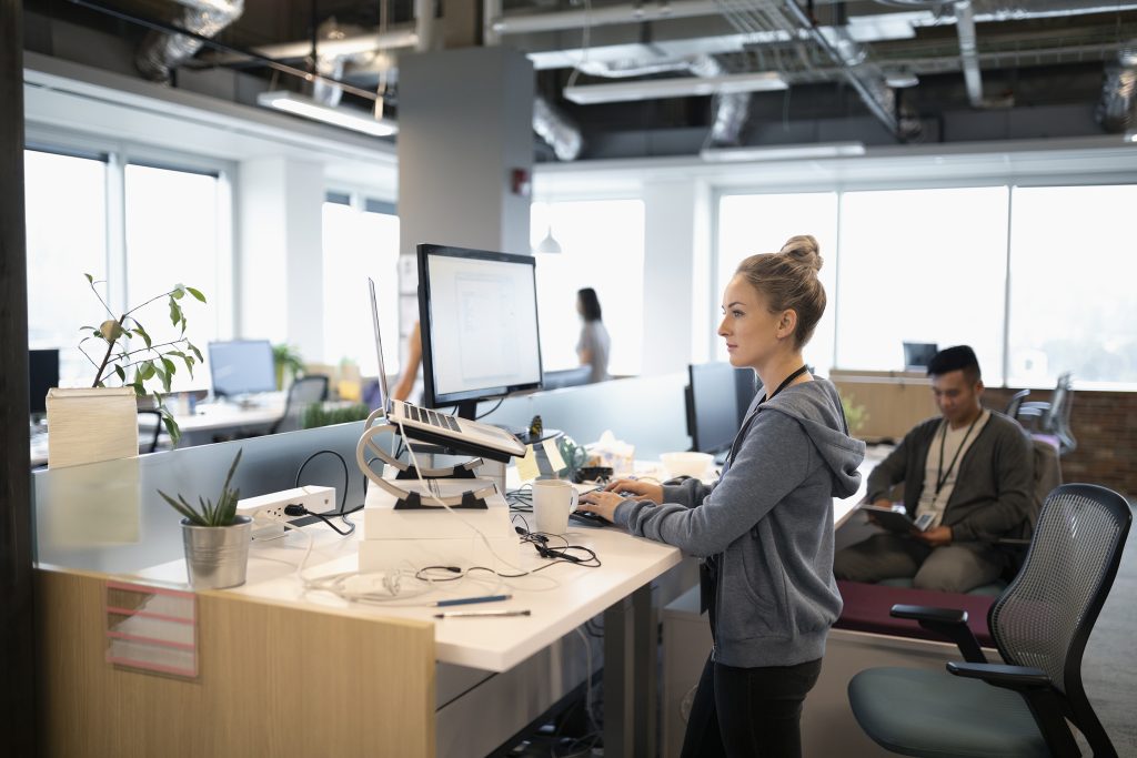 Choosing the Right Standing Desk for Your Office