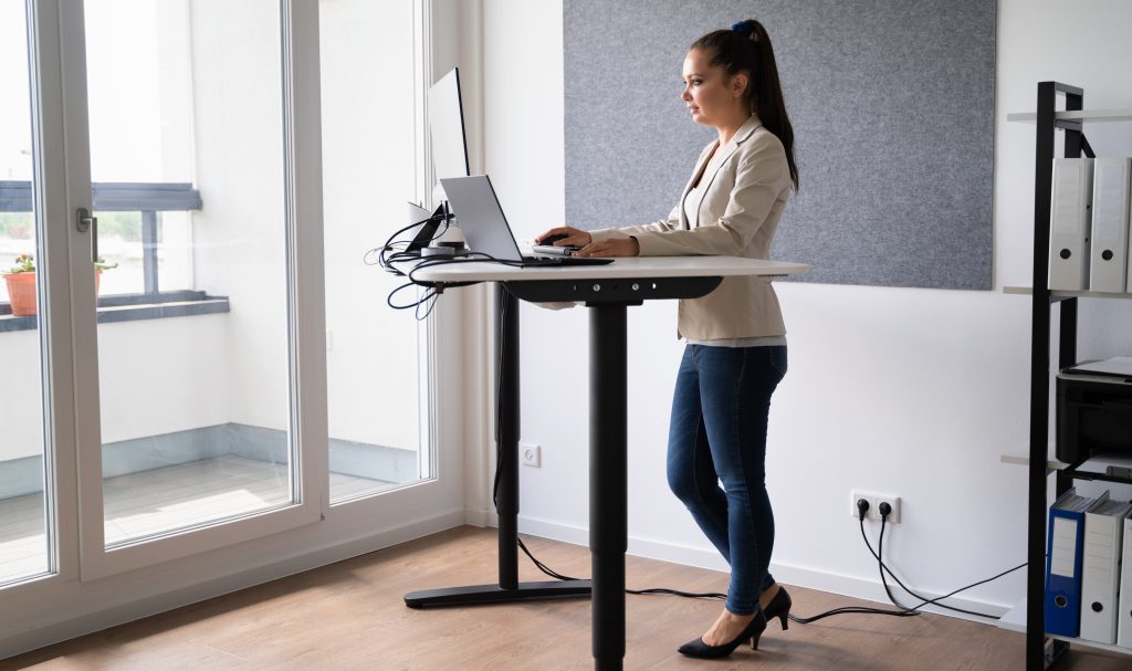 Choosing the Right Standing Desk for Your Office